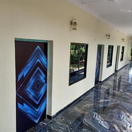 Hotel Green Park Jabalpur Buitenkant foto