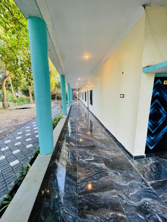 Hotel Green Park Jabalpur Buitenkant foto