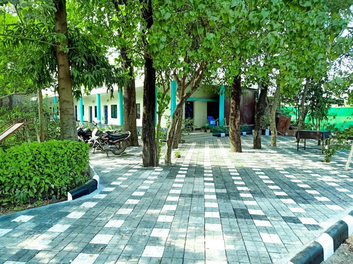Hotel Green Park Jabalpur Buitenkant foto