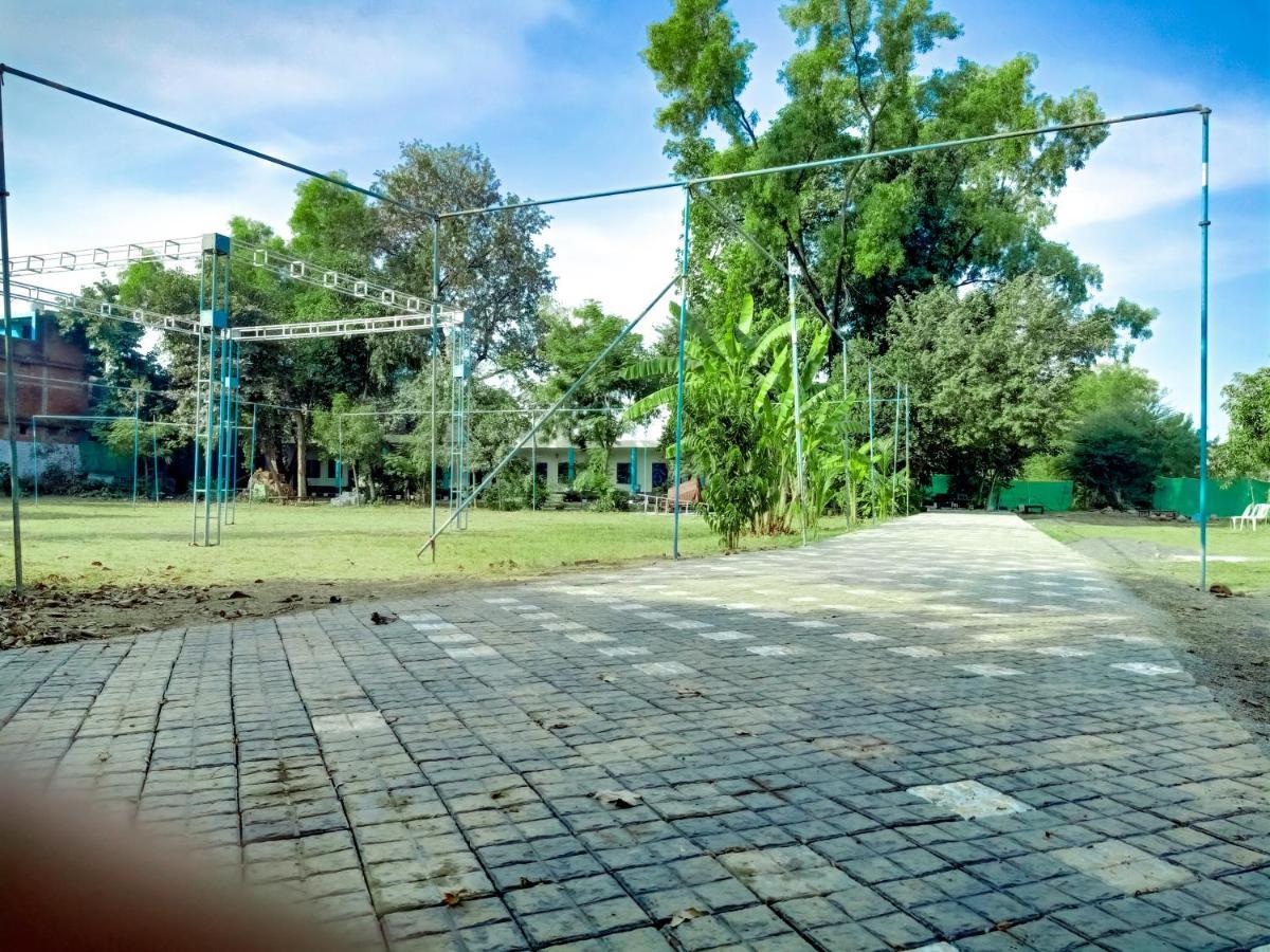 Hotel Green Park Jabalpur Buitenkant foto